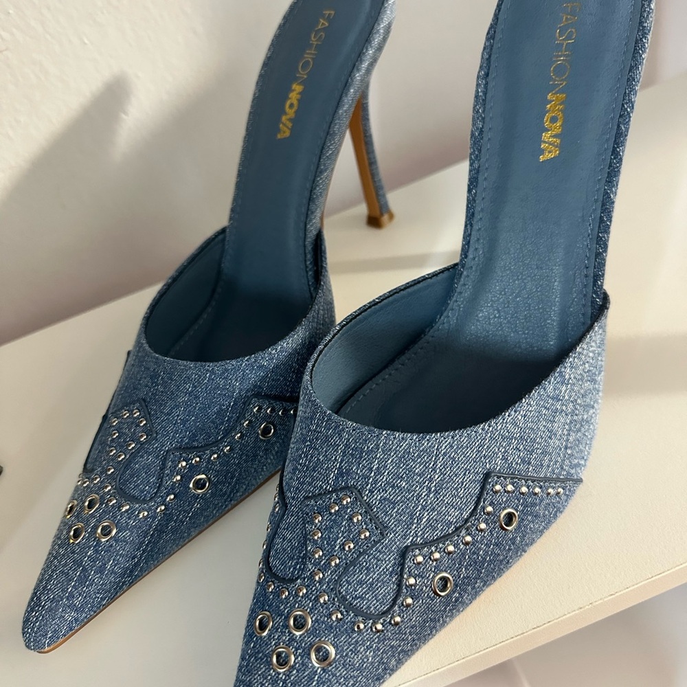 Fashion Nova Blue Crystal Embellished Heels 5”inches height size 11